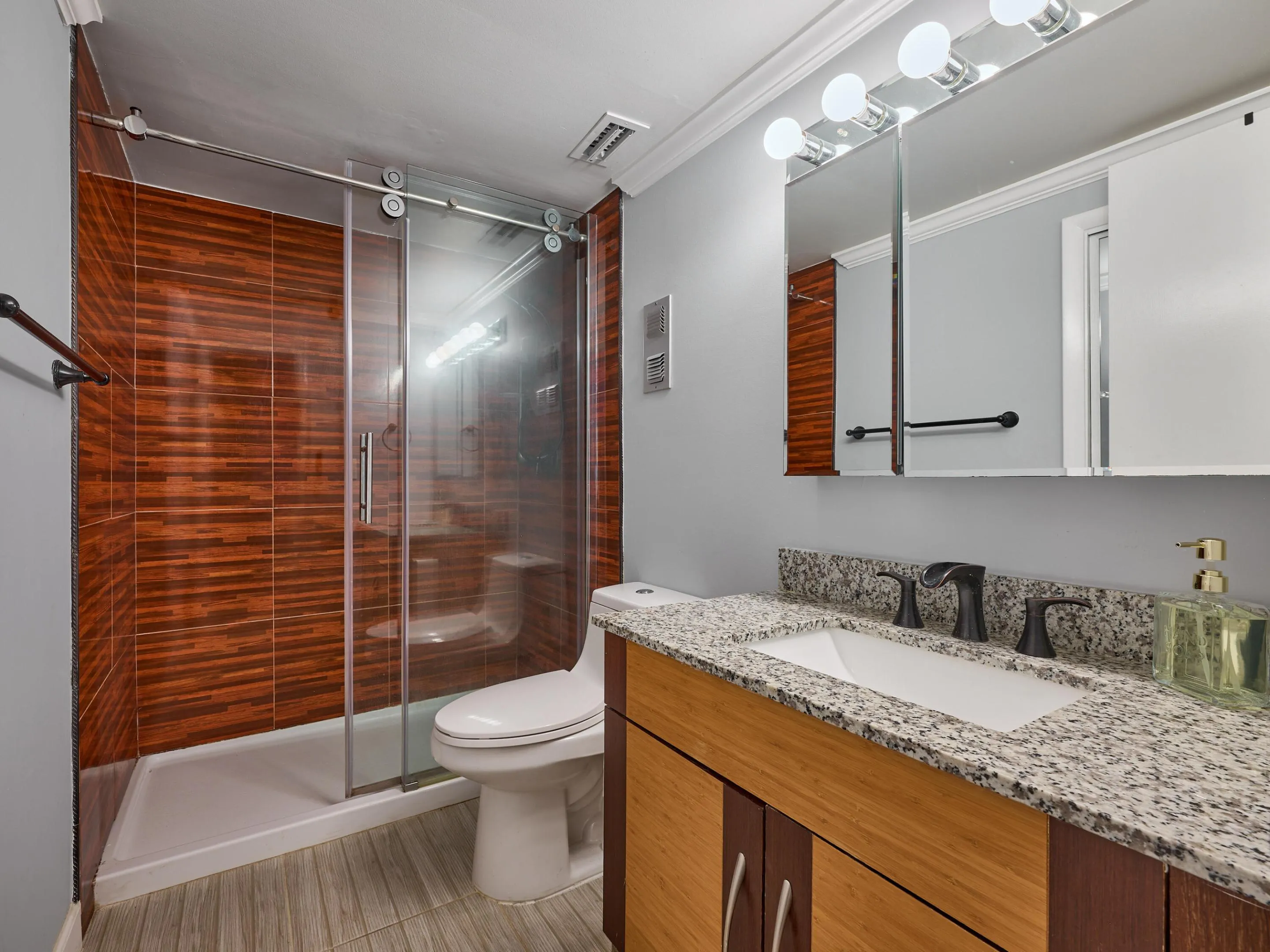 14 Bathroom 19
