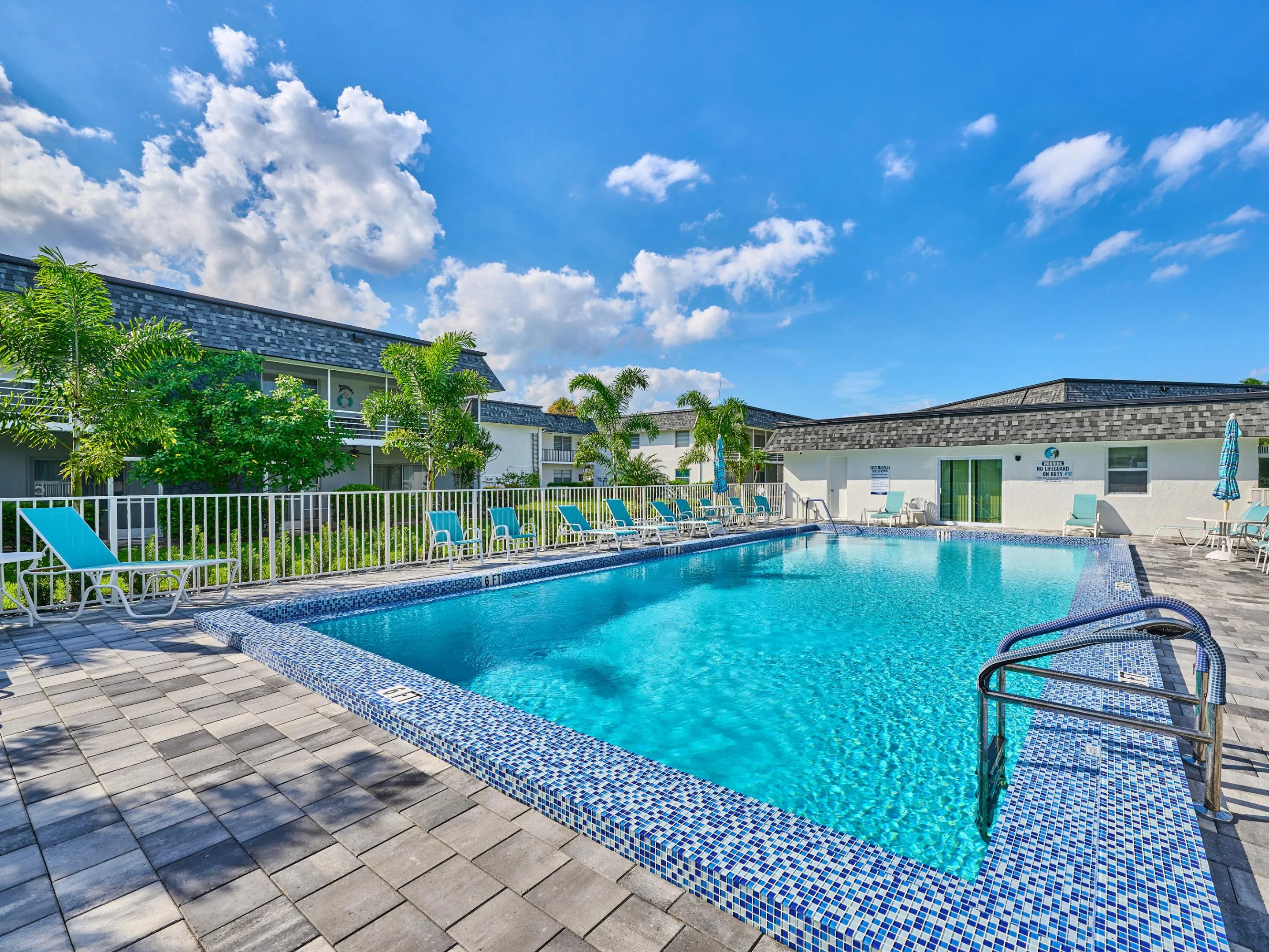 21 Pool to Clubhouse 31
