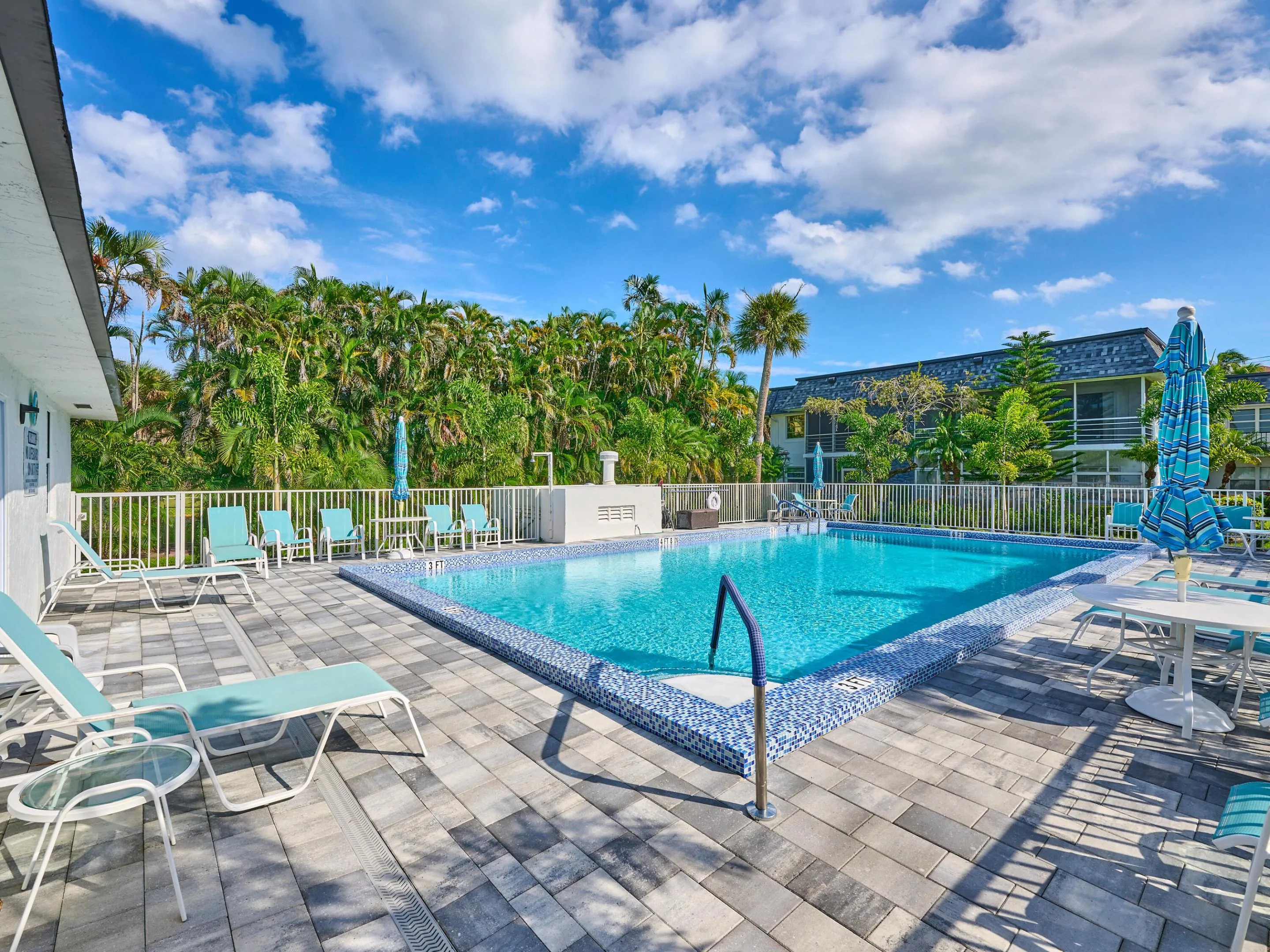 Pool Community - Heated