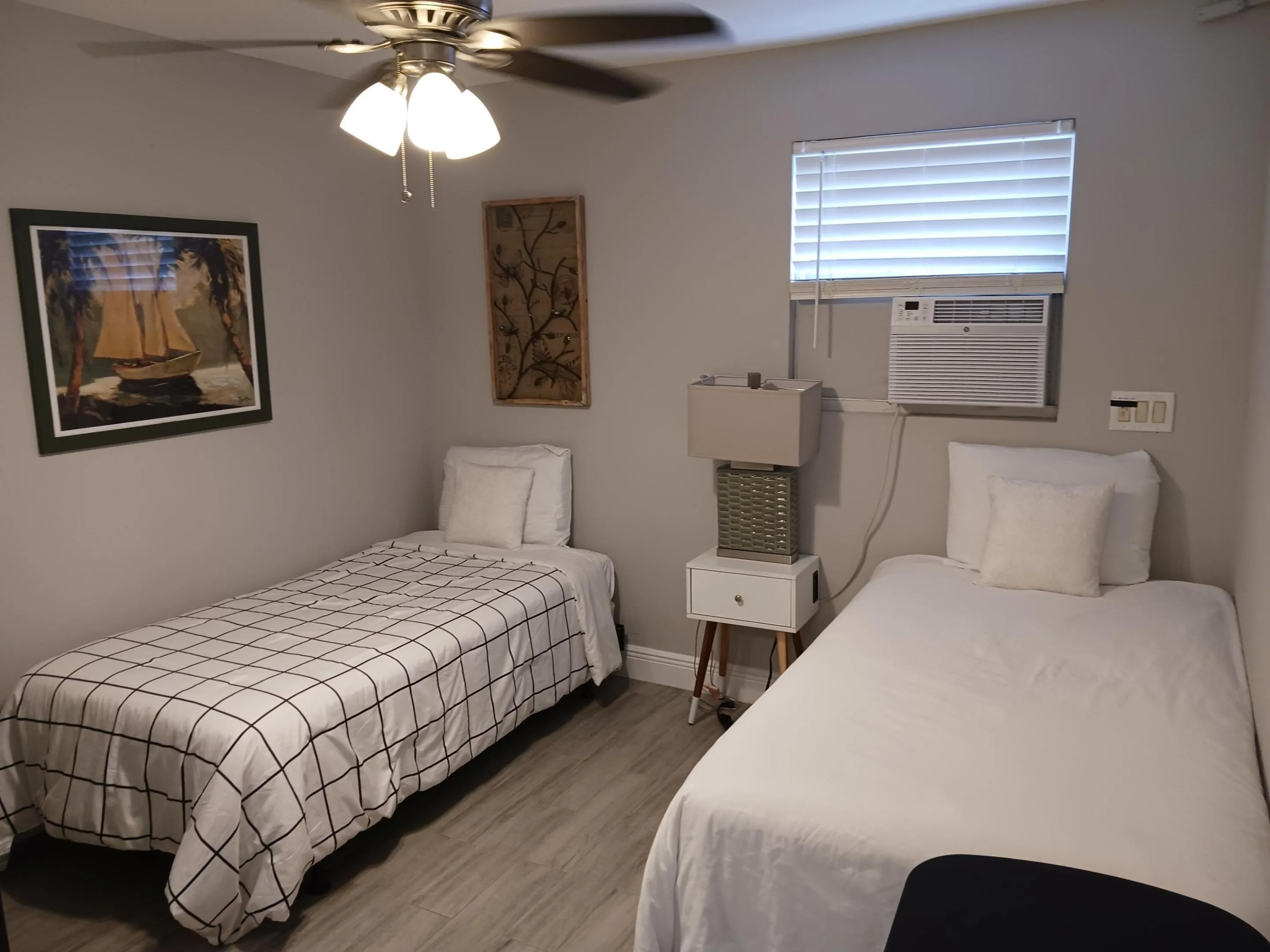BEDROOM 2