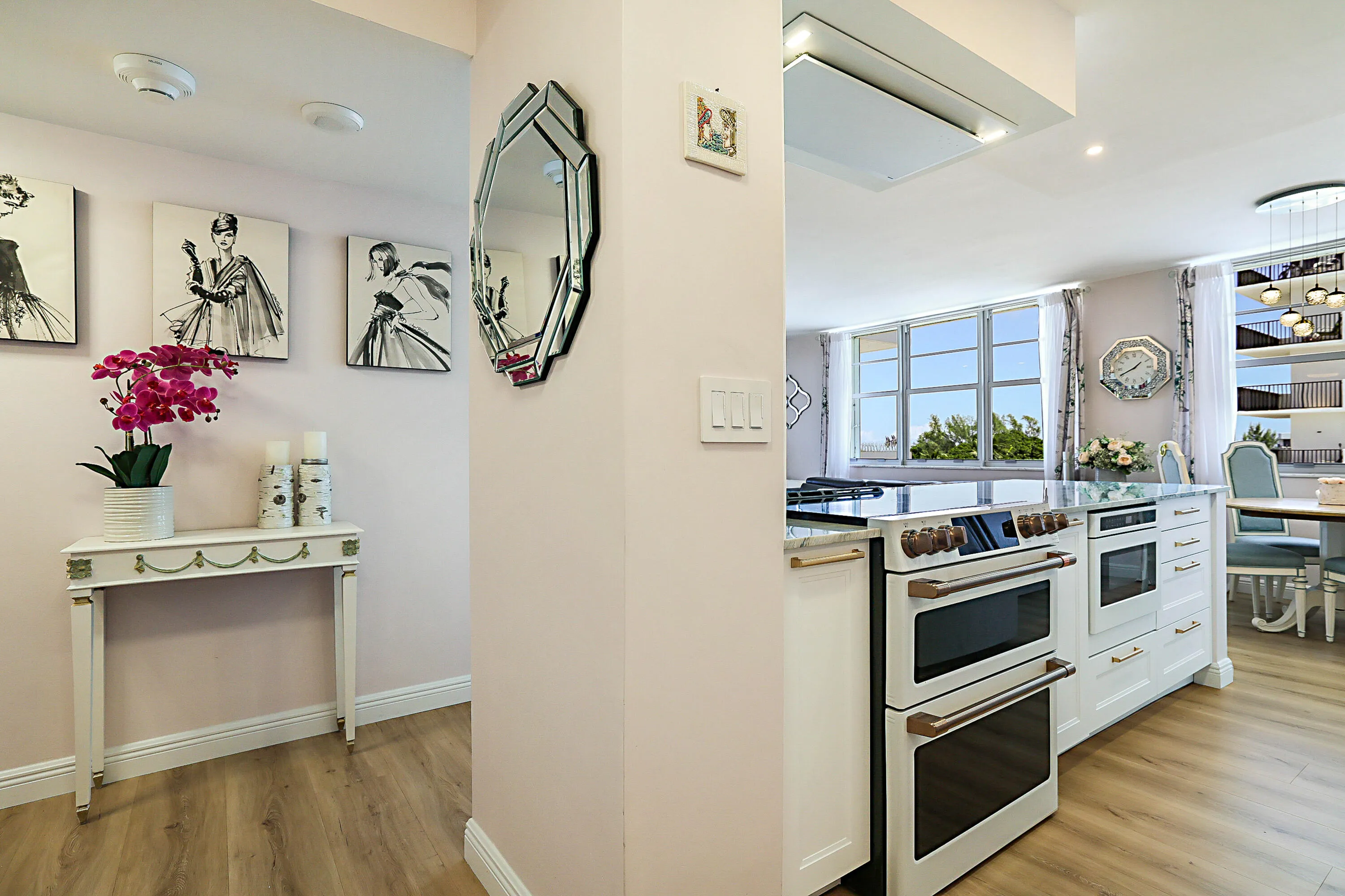 FOYER TO KITCHEN