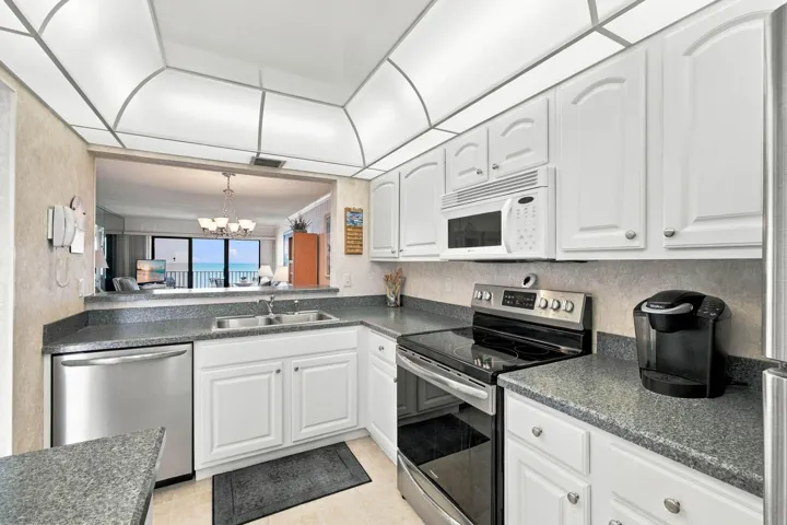 023_-_Kitchen_4