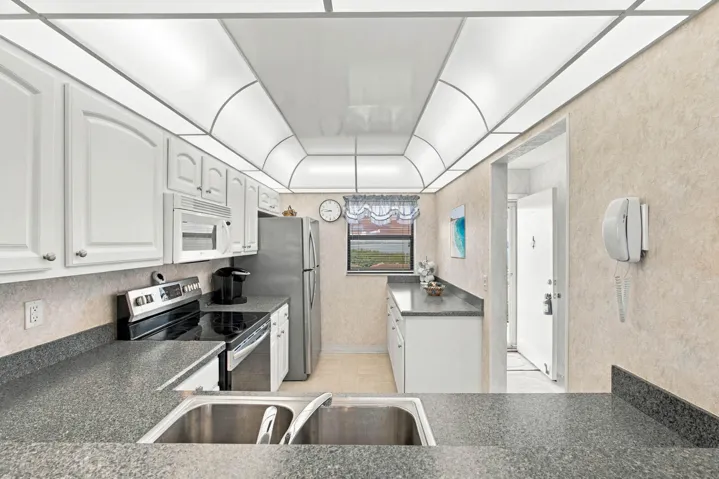 024_-_Kitchen_5