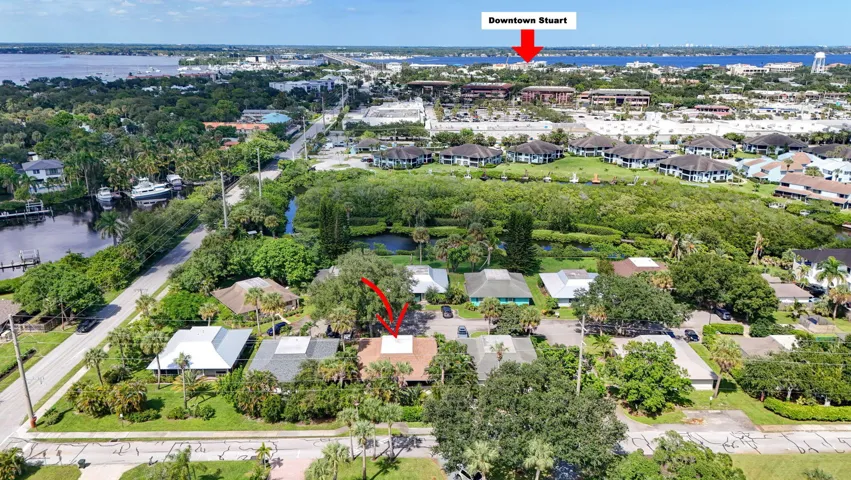 Great location! Near downtown Stuart, restaurants and beautiful beaches