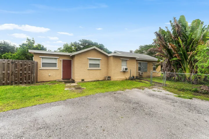 003-4329WhisperingPinesRoad-WestPalmBeac