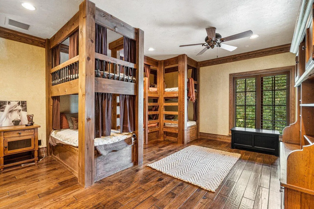 Property photo 40