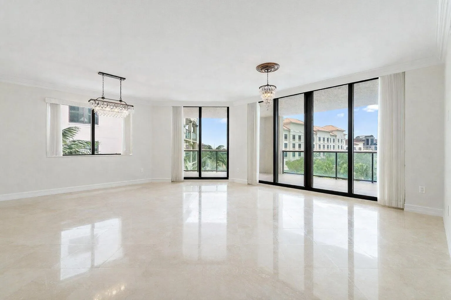 Living/Dining Area