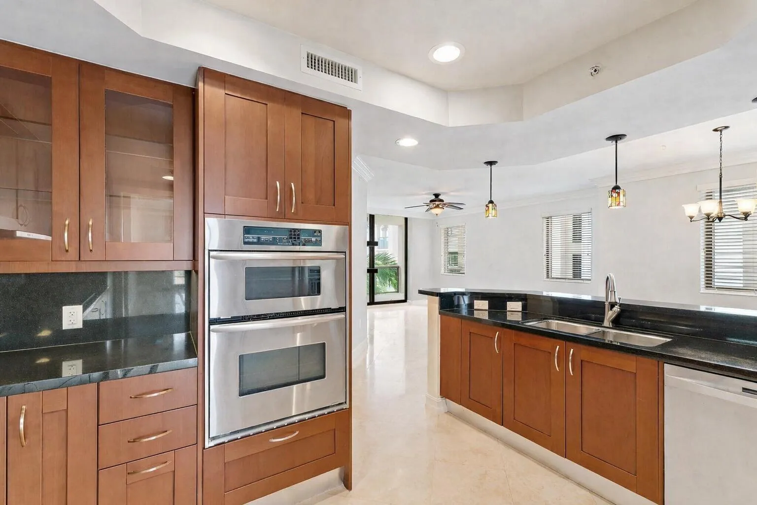 Kitchen with Breakfast Bar