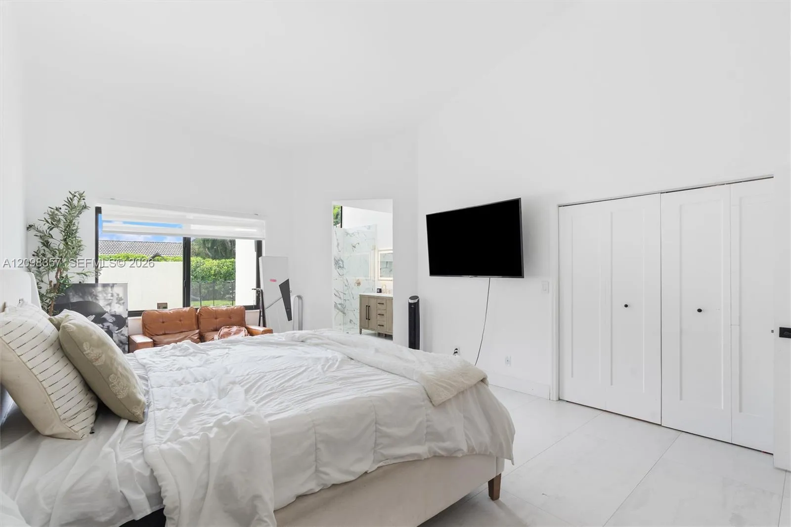 Spacious Master with high ceilings