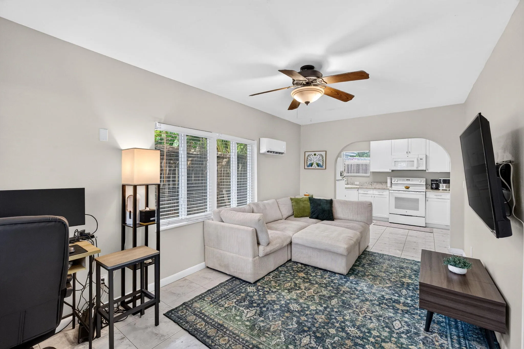 32 Guest House Living Room