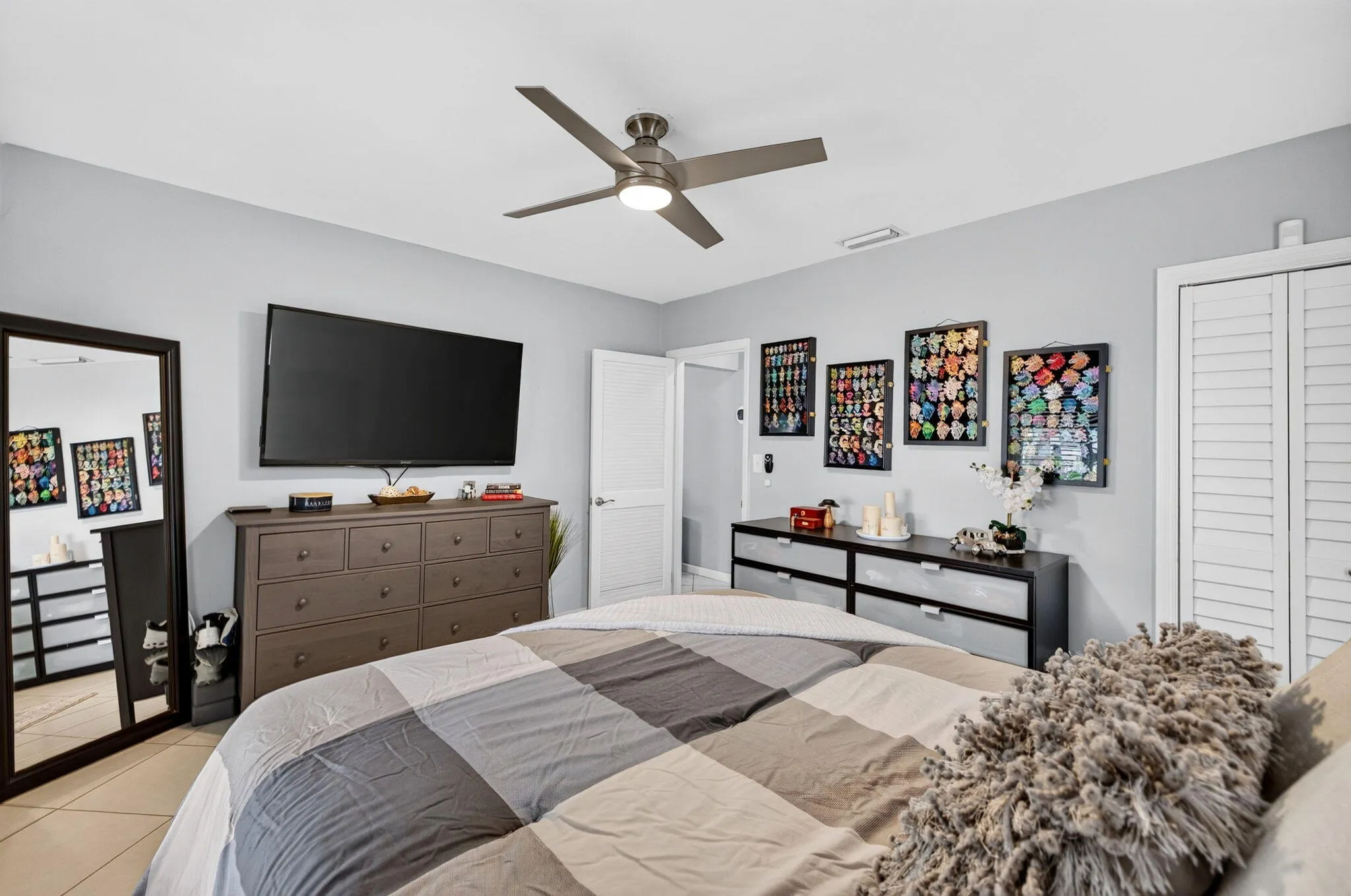 24 Main House Bedroom