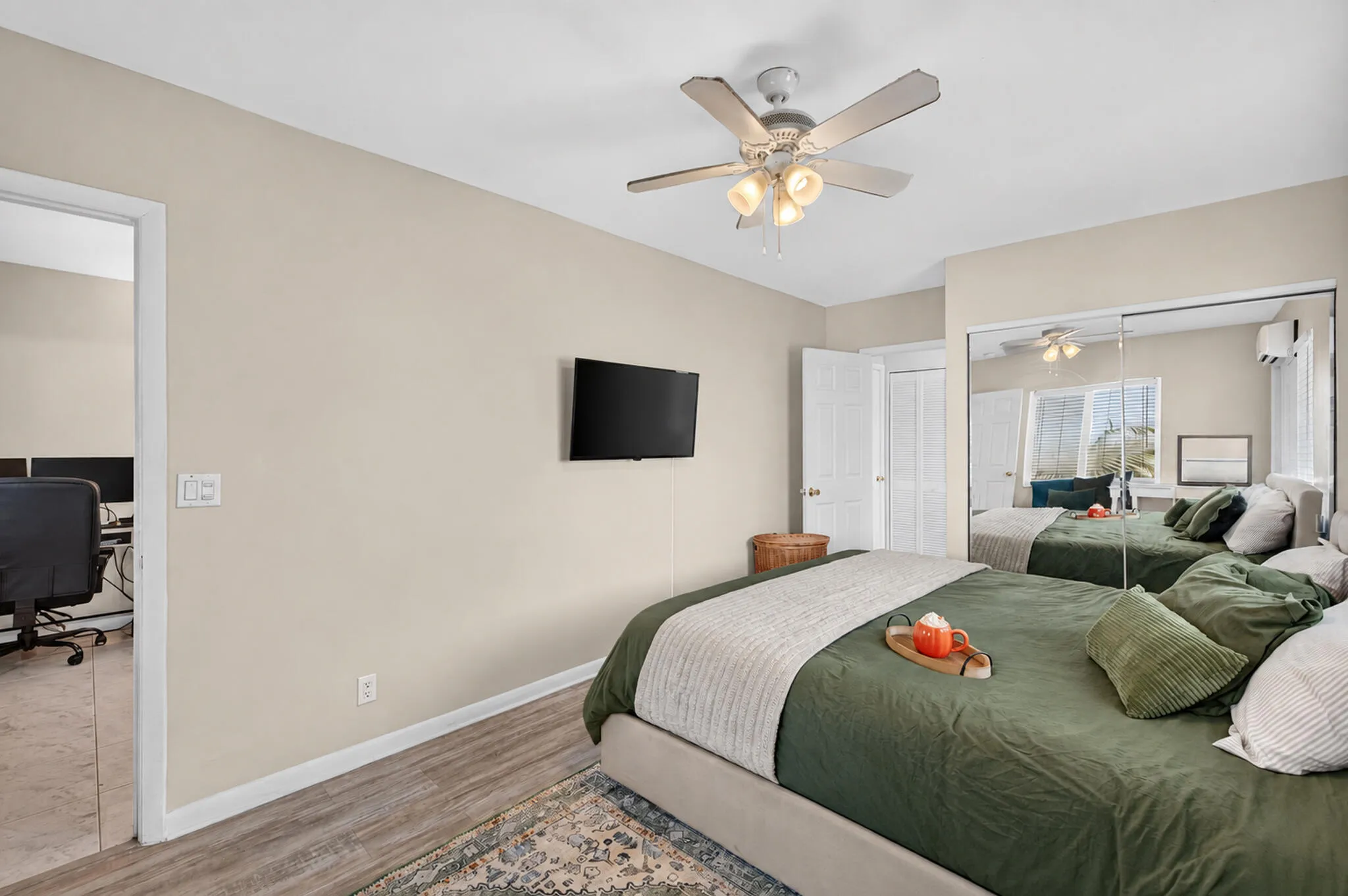 44 Guest House Bedroom