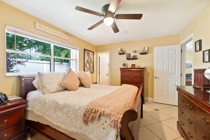 20260920 - 11841 NW 33rd - MR-21