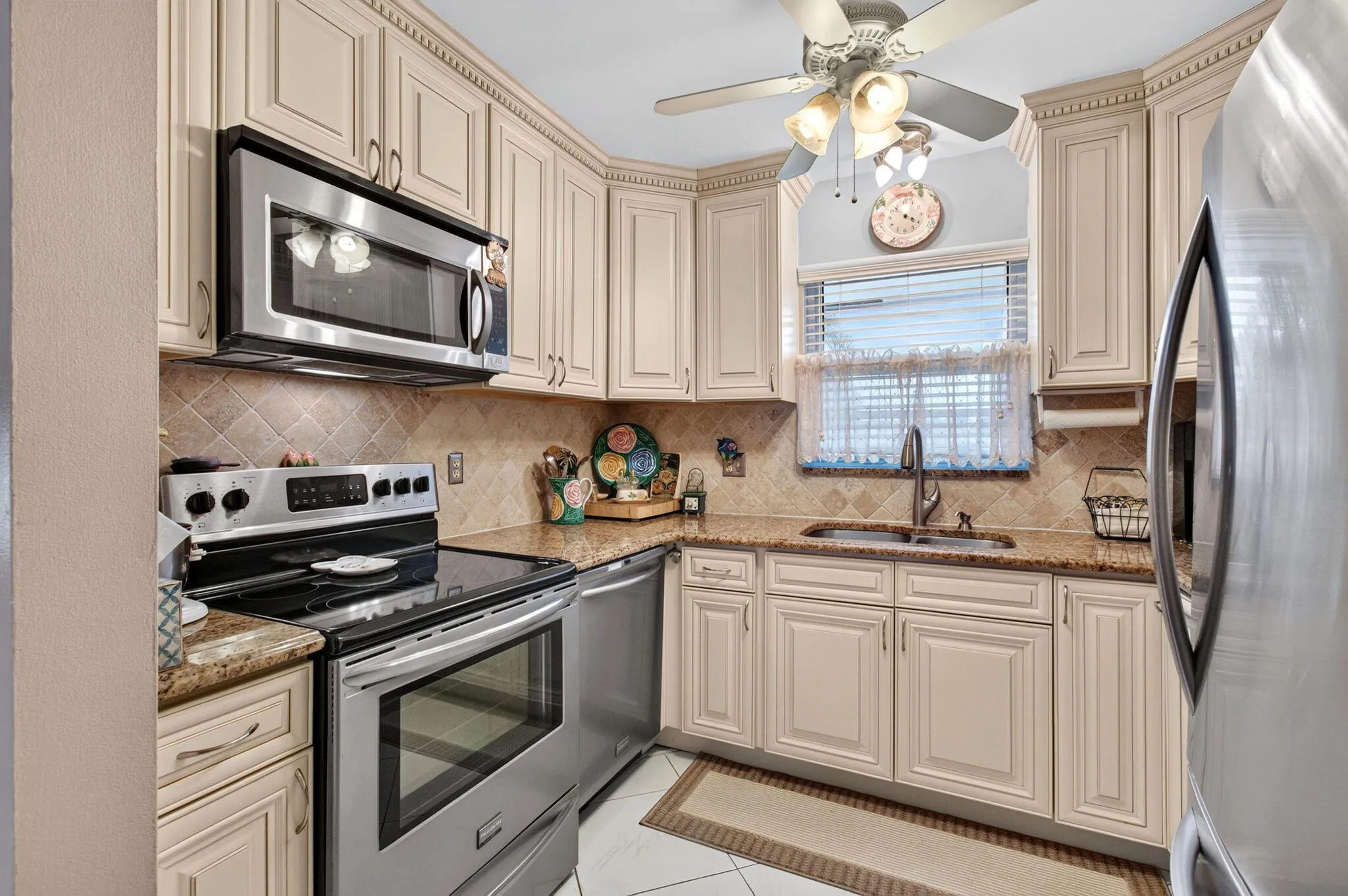 Dining and kitchen view (3)