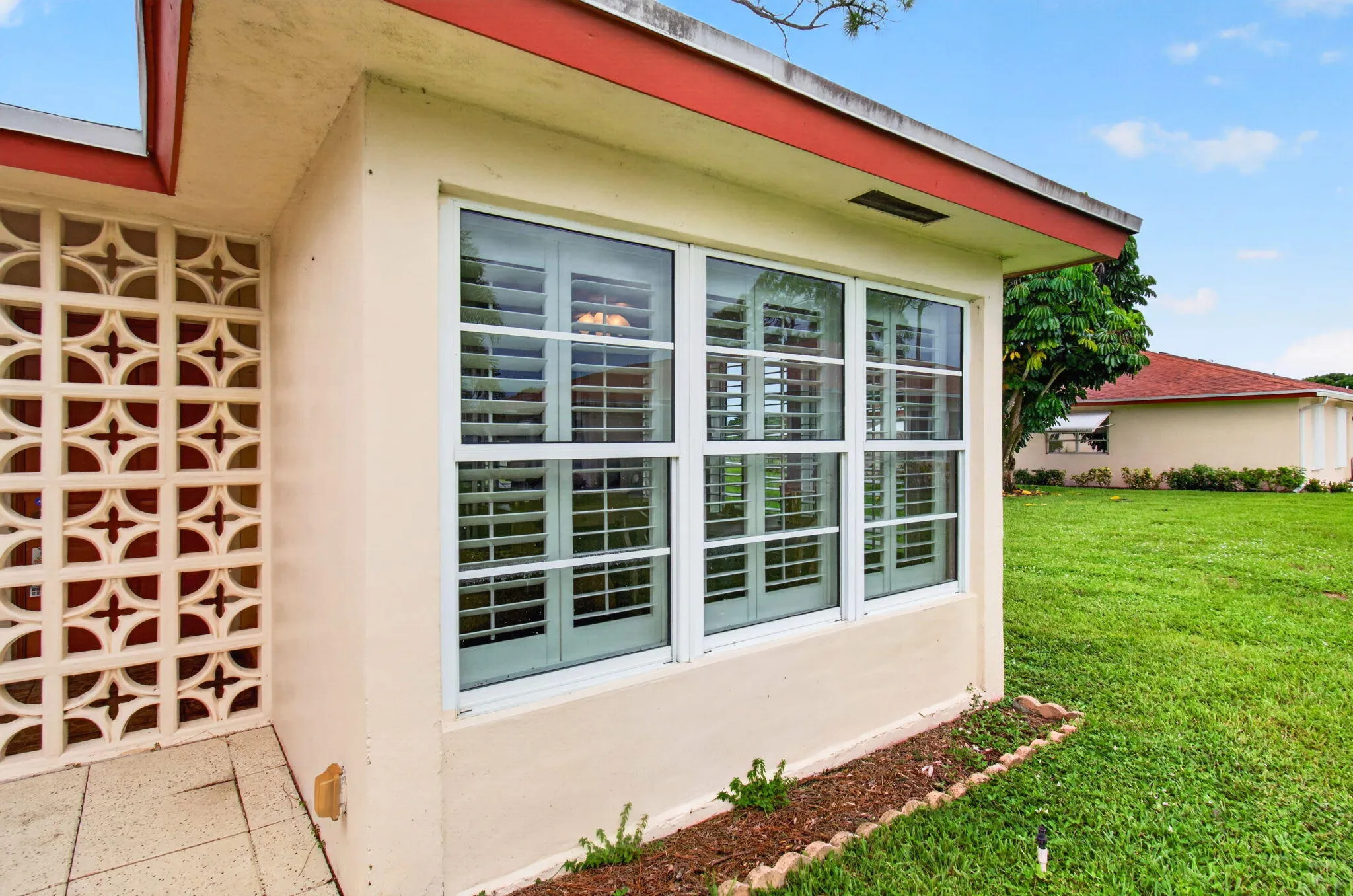 Hurricane impact windows throughout