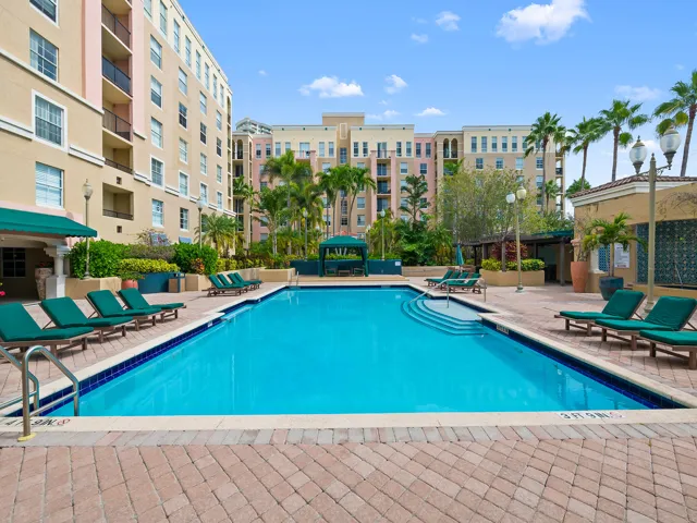 What an amazing pool with plenty of sunshine for that great fix of vitamin D