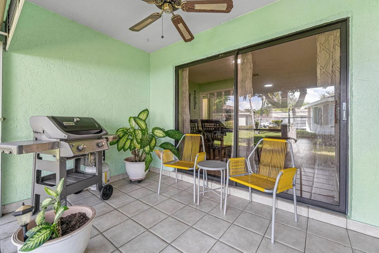 025-9825WalnutTreeWay-BoyntonBeach-FL-33