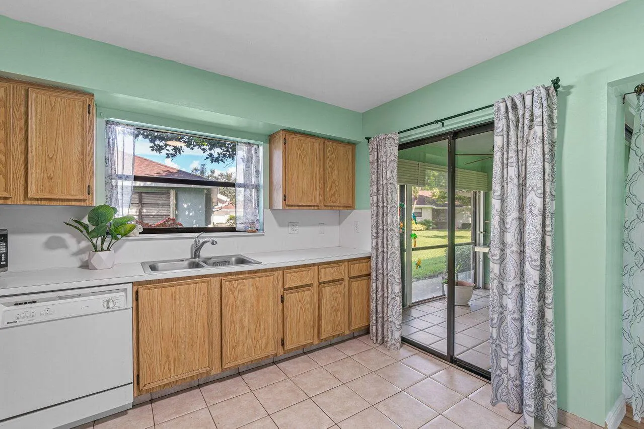 014-9825WalnutTreeWay-BoyntonBeach-FL-33