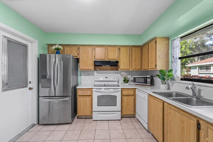 015-9825WalnutTreeWay-BoyntonBeach-FL-33