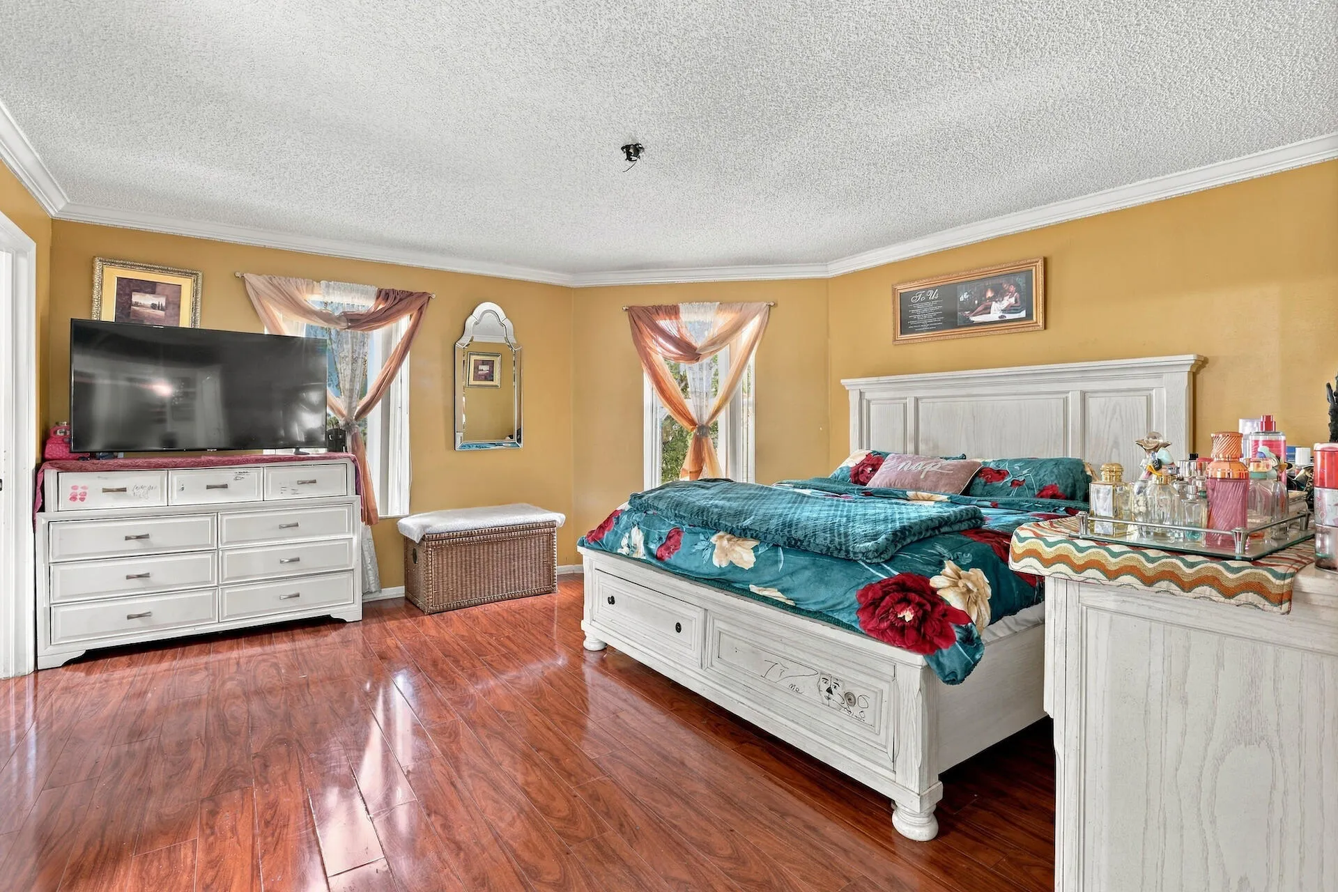 Upstairs Primary Bedroom