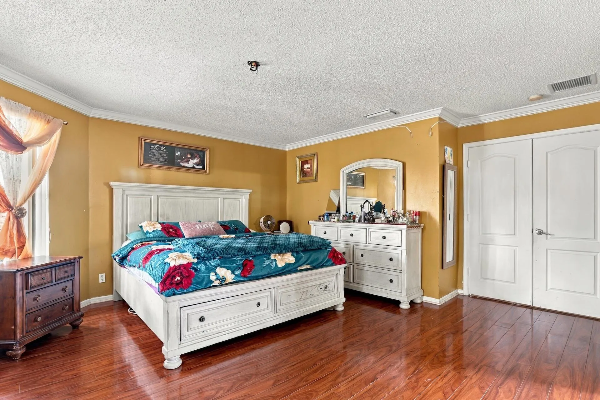 Upstairs Primary Bedroom