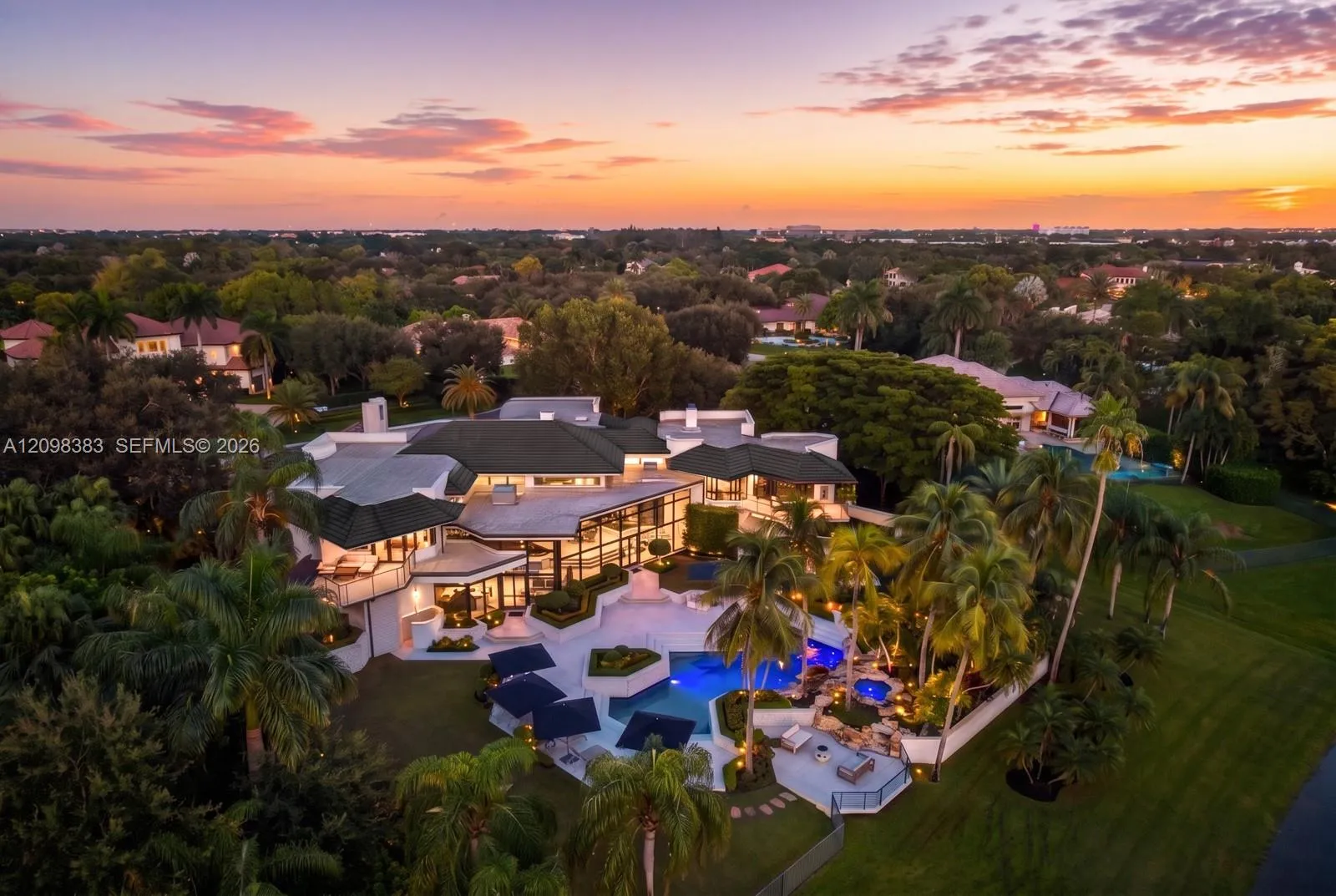 modern lakefront architecture Weston Florida