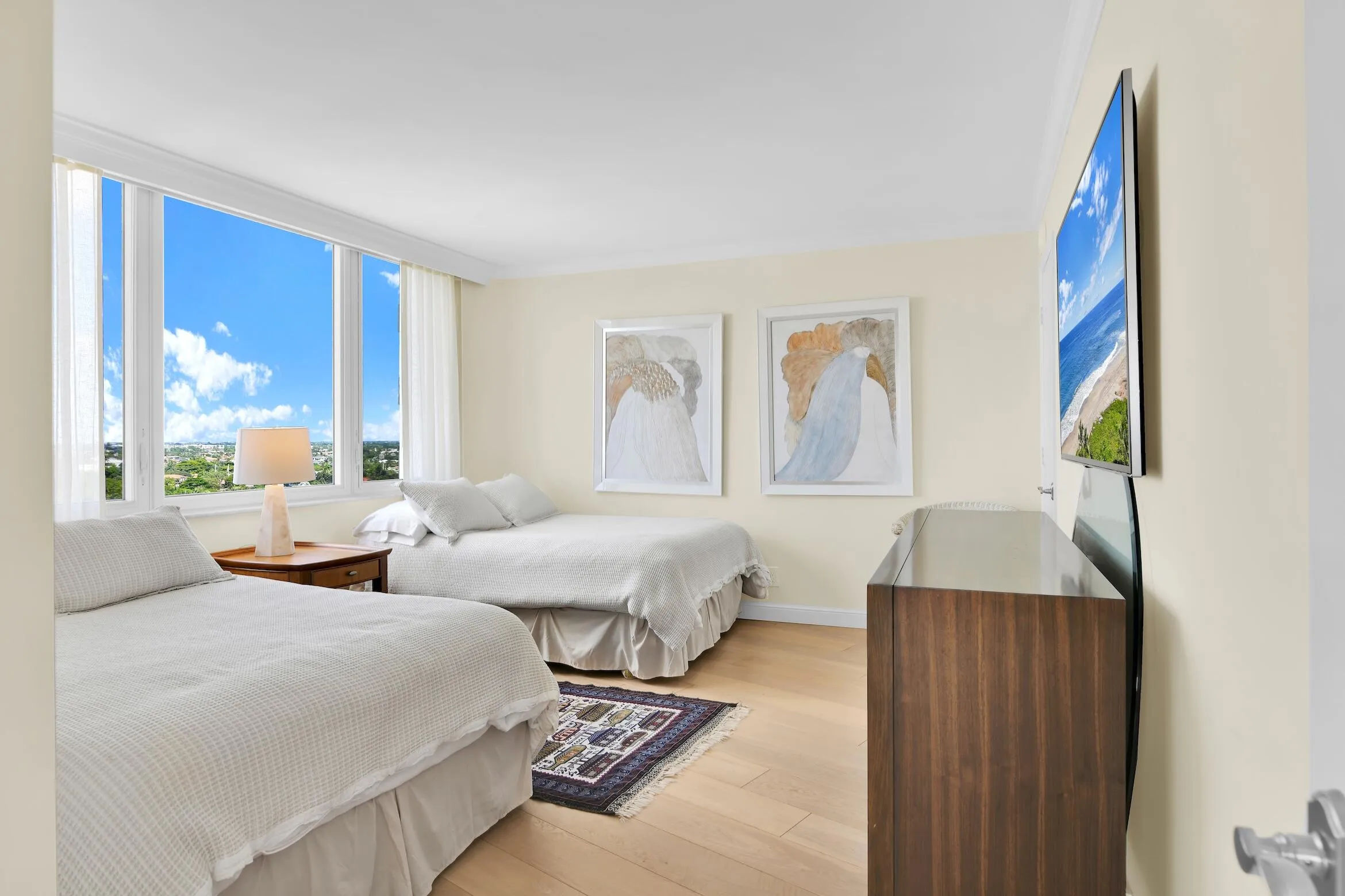 Guest bedroom