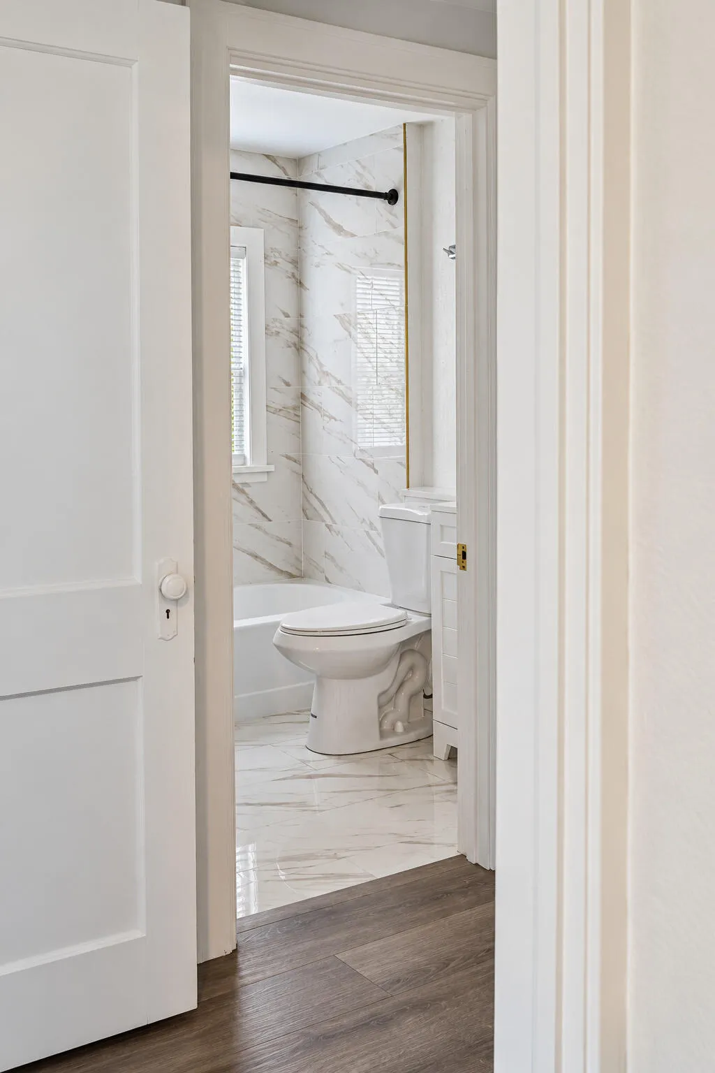 235GreenwoodDrive-Bathroom-DSC07695