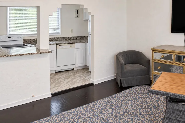 235GreenwoodGuest