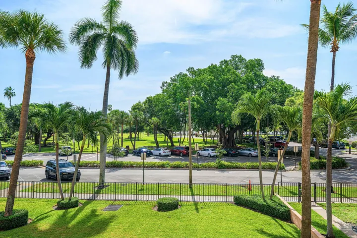 030-15SouthGolfviewRoad-206-LakeWorthBea
