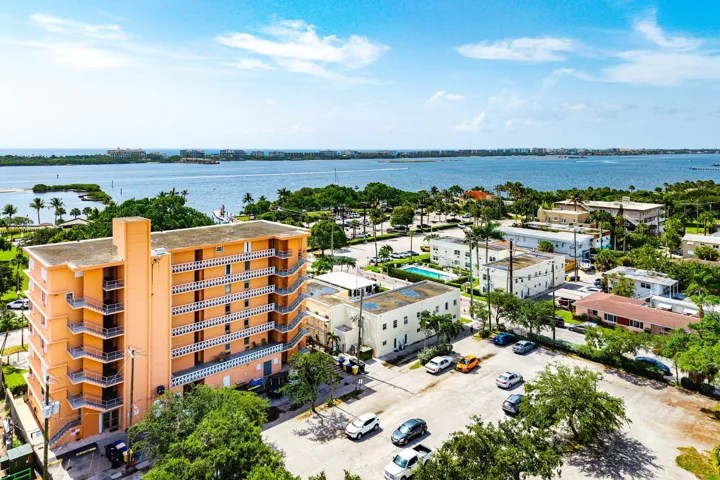 034-15SouthGolfviewRoad-206-LakeWorthBea