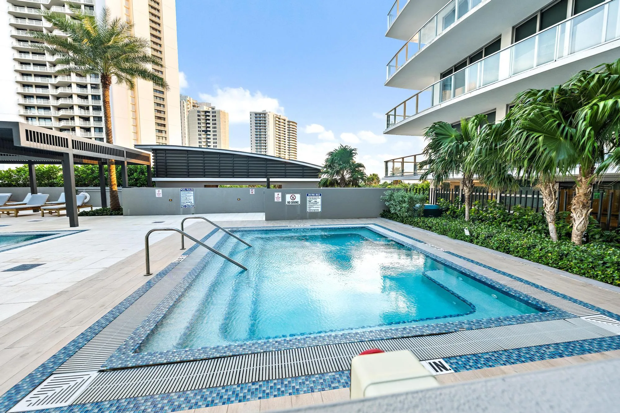 RESIDENTS HOT TUB IN THE PEACE BUILDING