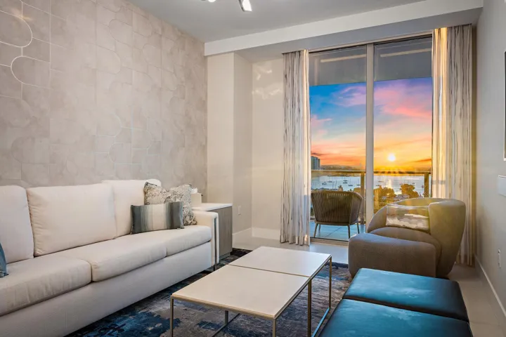 TWILGHT DEN
