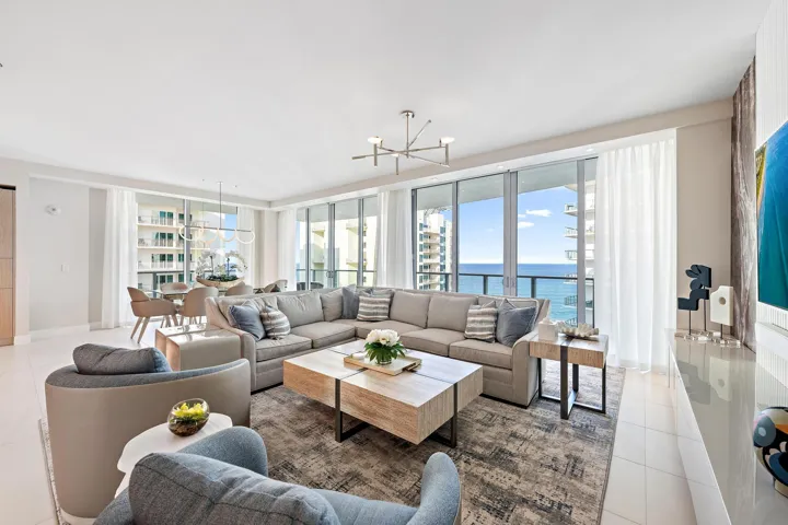 FAMILY ROOM 1