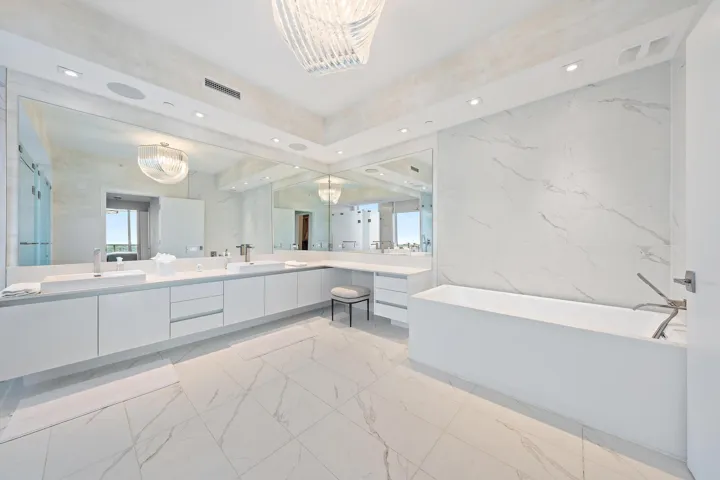 PRIMARY ROOM BATHROOM 1