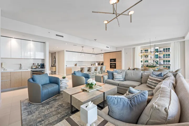 FAMILY ROOM 2