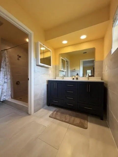 PRIMARY BATHROOM WITH WALK-IN SHOWER