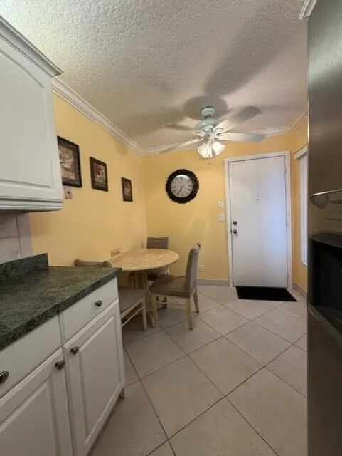 KITCHEN AND BREAKFAST AREA