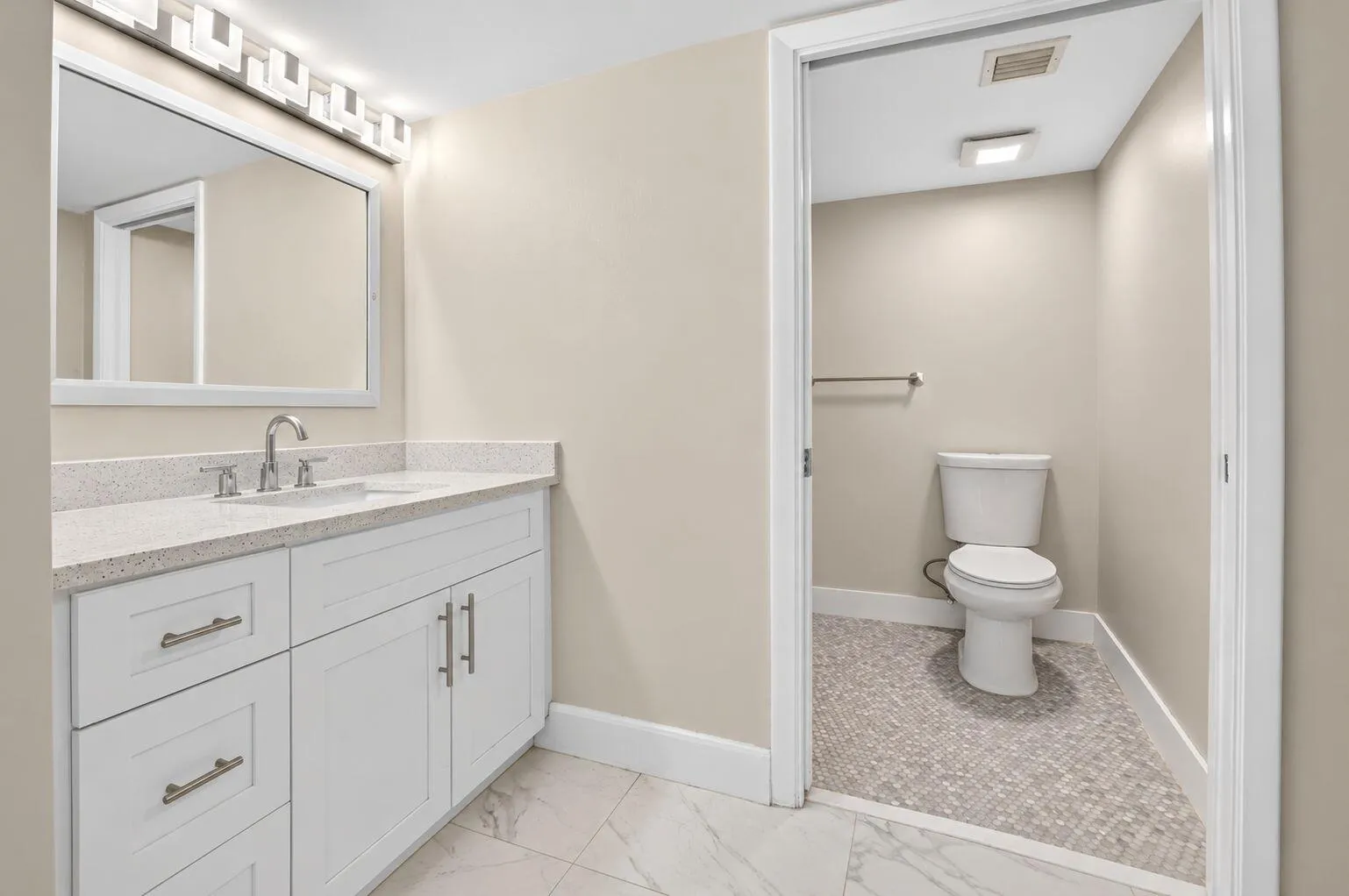 Primary BR Bathroom w/ huge walking closet to the right