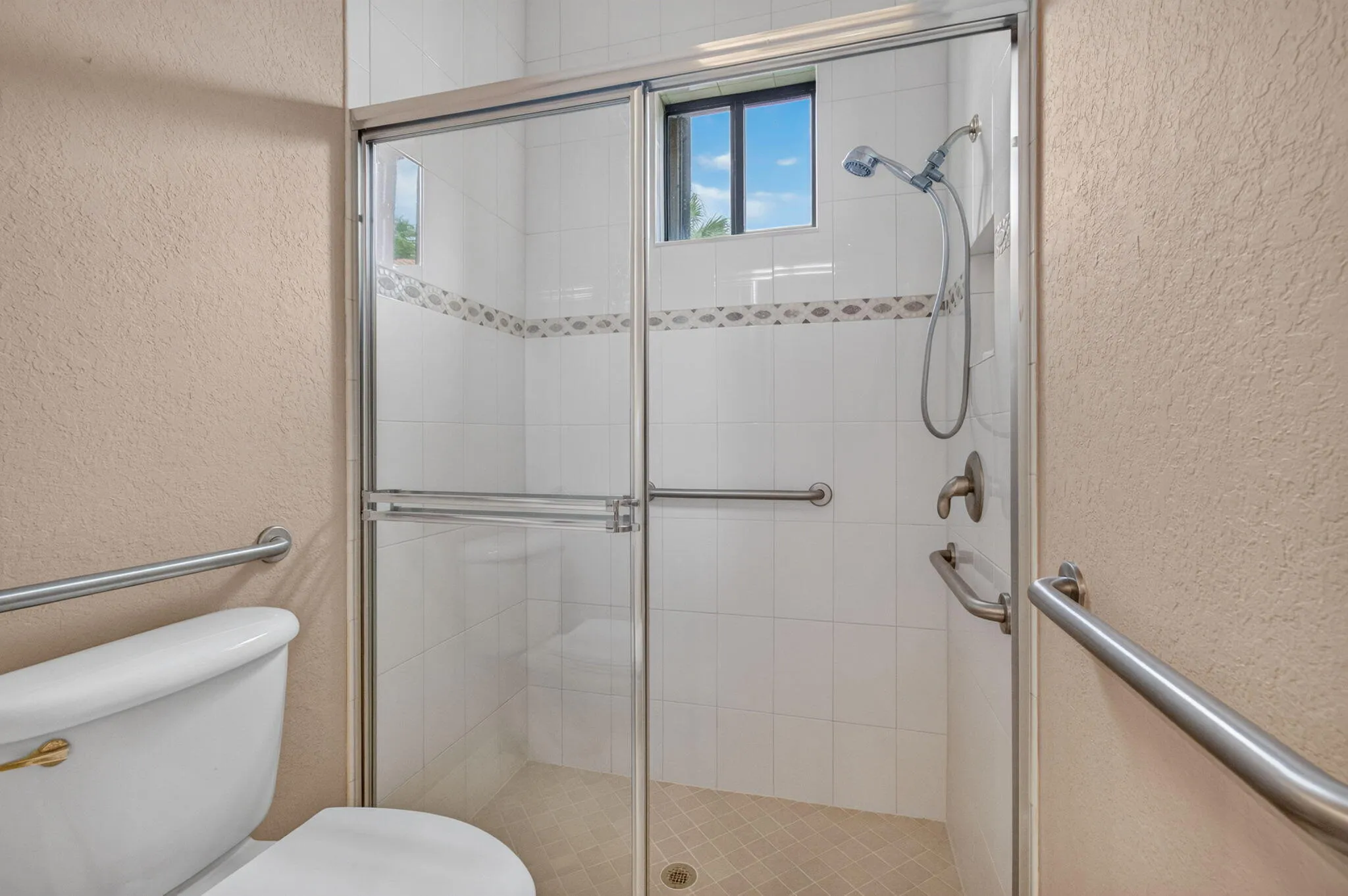 Guest Shower