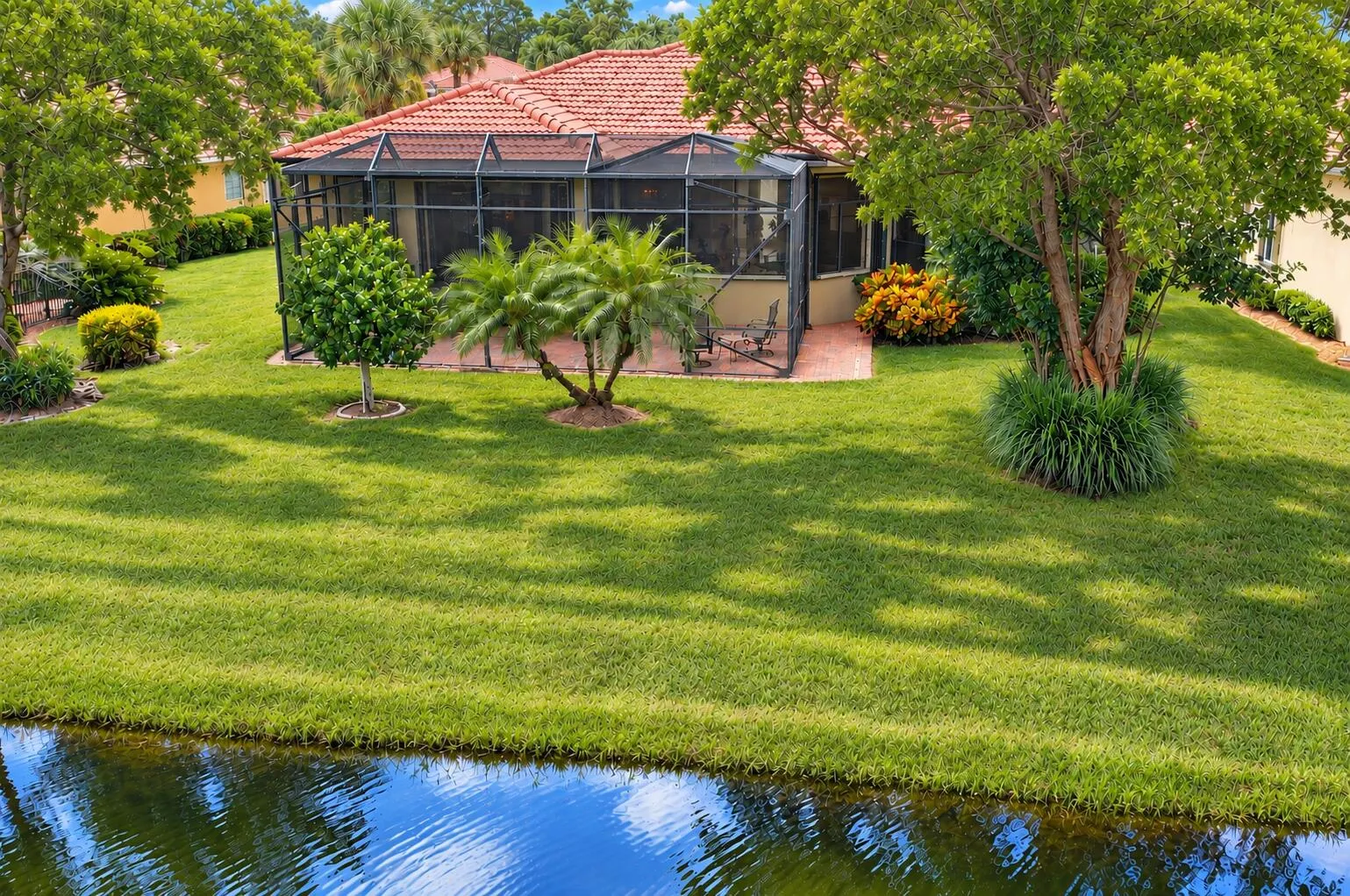 Screened Patio Overlooking Lake