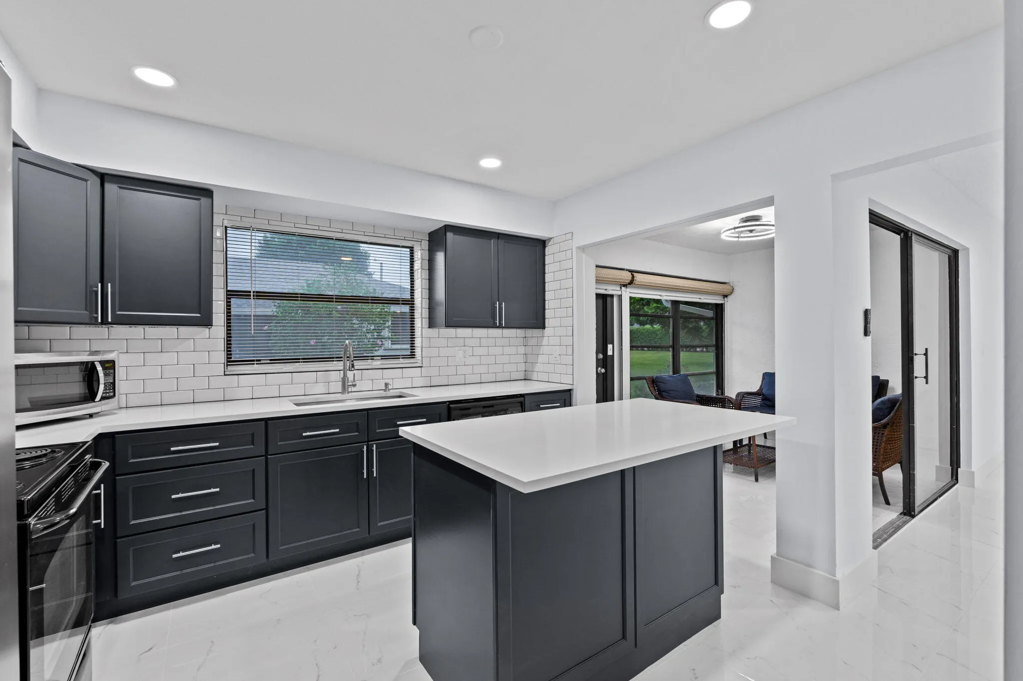 18-web-or-mls-A7409379