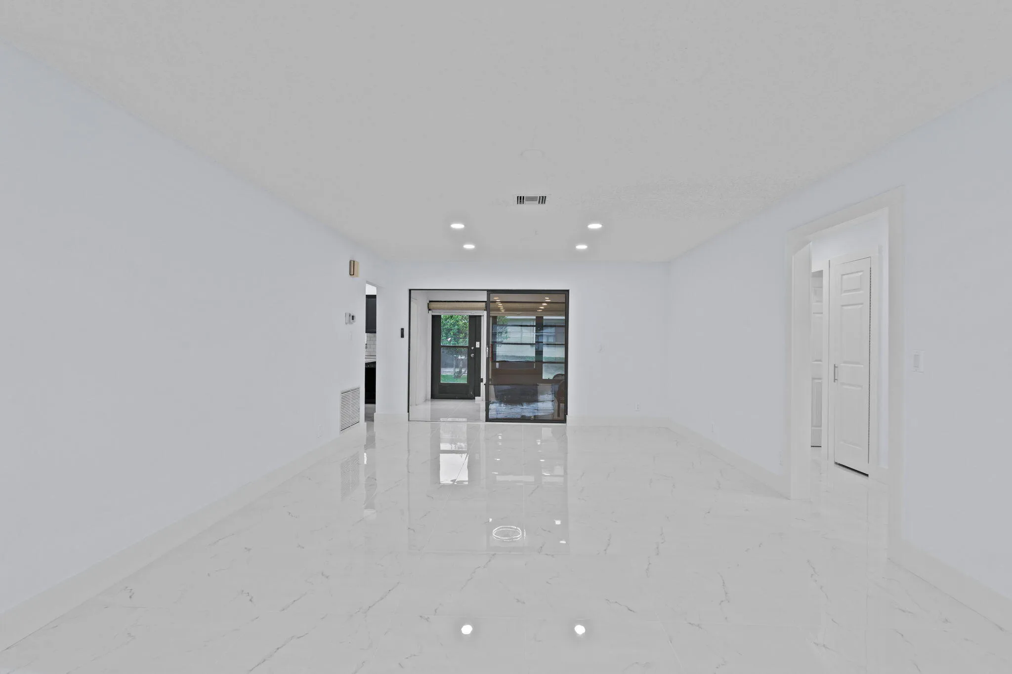 12-web-or-mls-A7409337