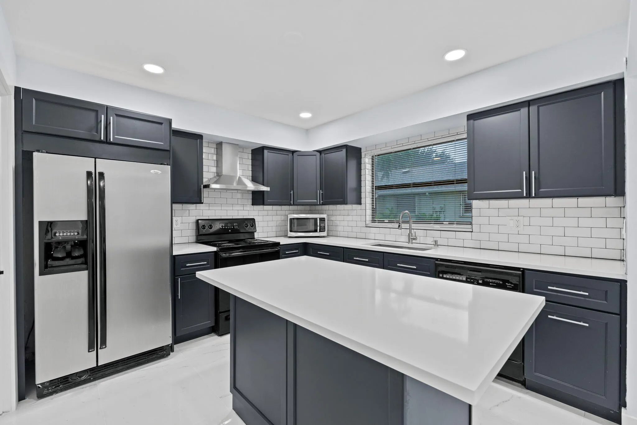 16-web-or-mls-A7409370