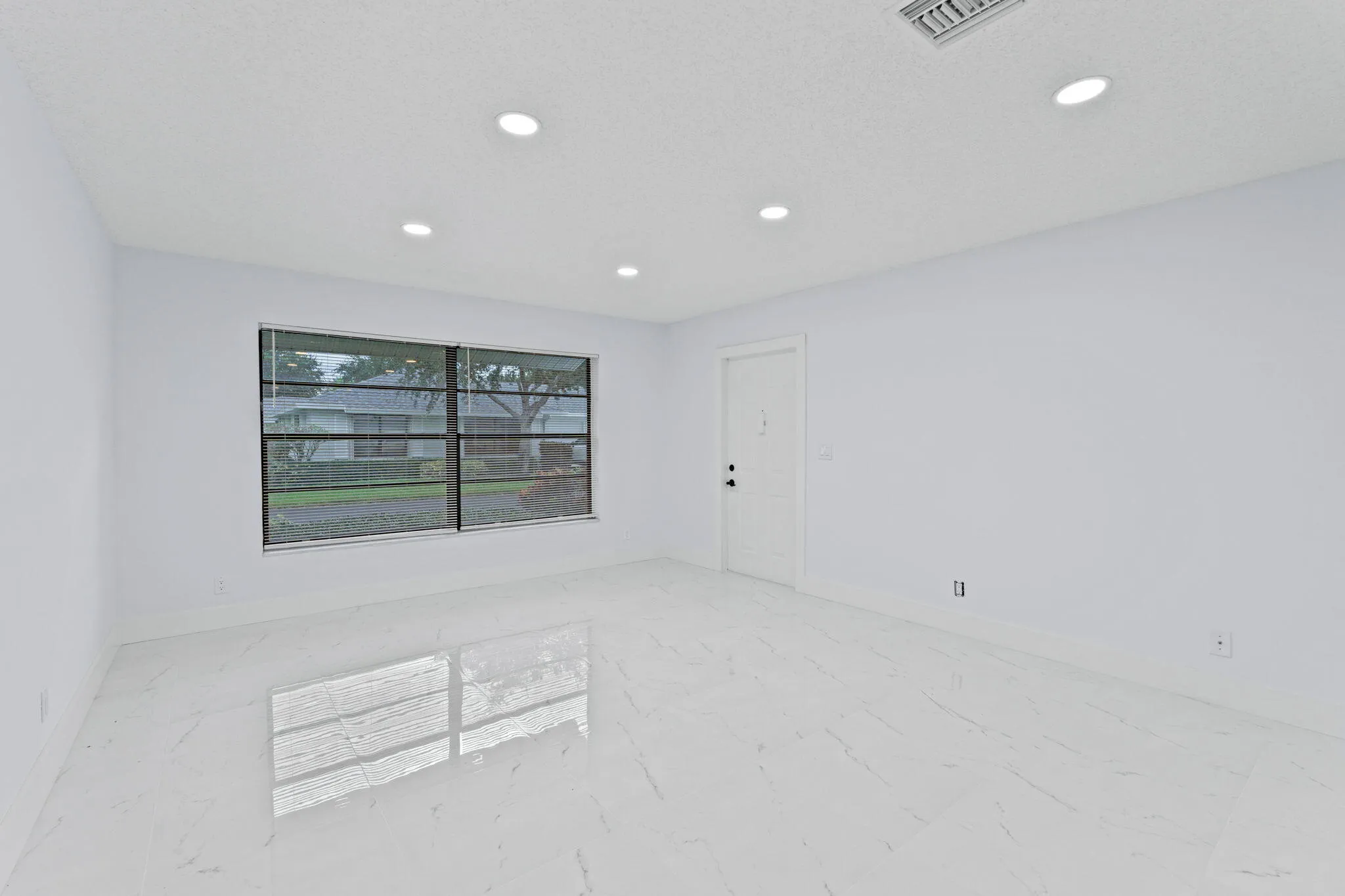5-web-or-mls-A7409322