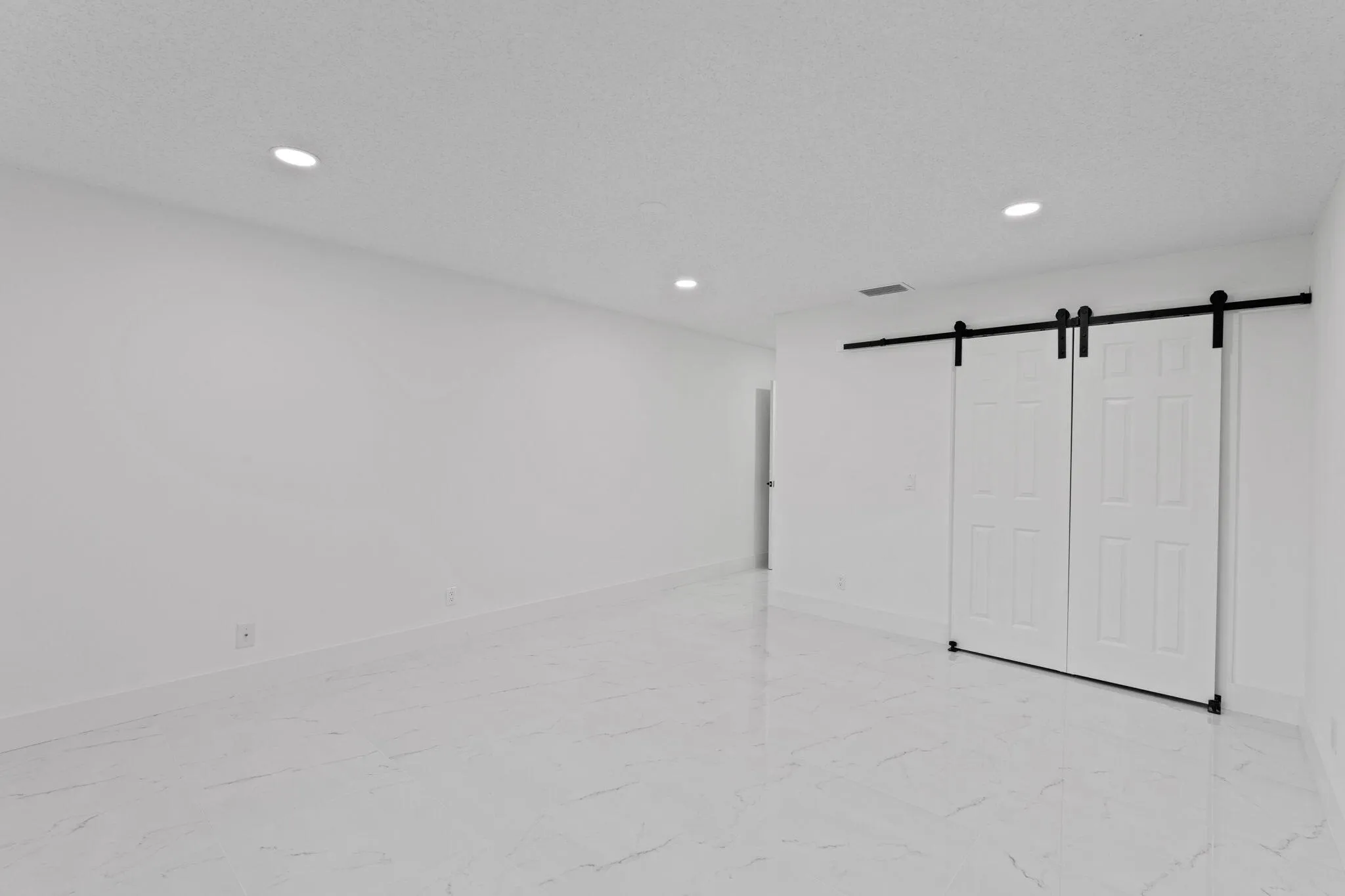 27-web-or-mls-A7409409