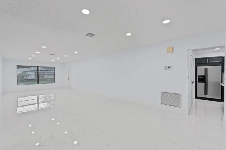 11-web-or-mls-A7409349