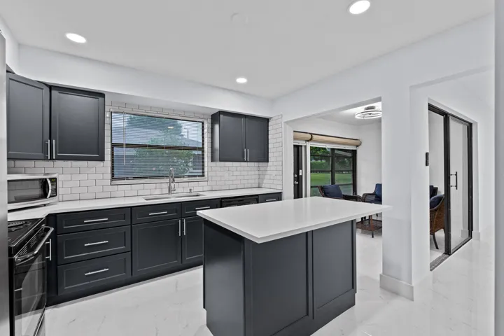18-web-or-mls-A7409379
