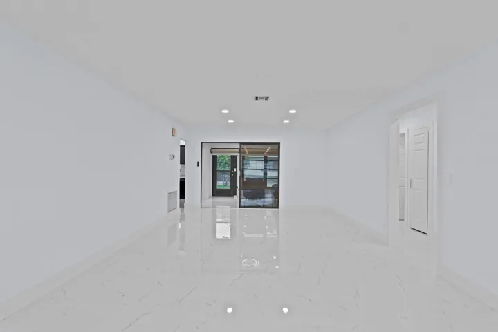 12-web-or-mls-A7409337