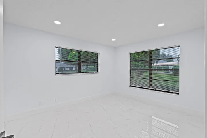 23-web-or-mls-A7409394